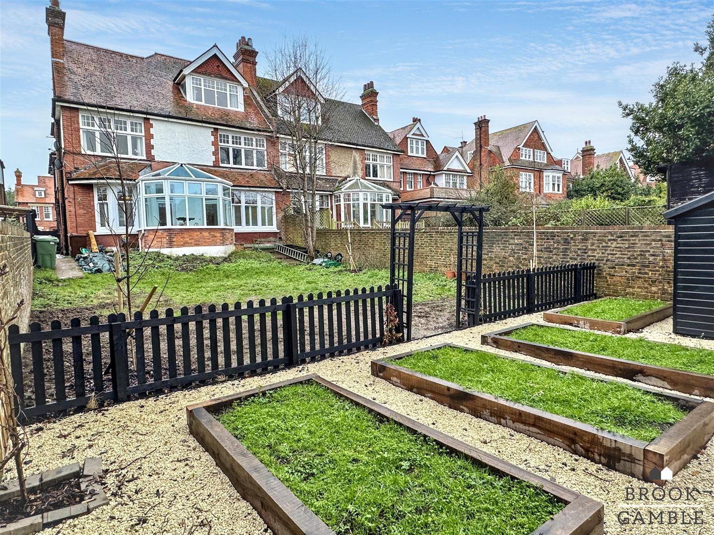 3 Bedroom Flat - Garden. Arlington Road in Eastbourne,  3